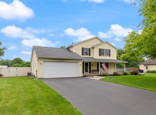 2119 Stonehedge Dr, Ontario, NY 14519
