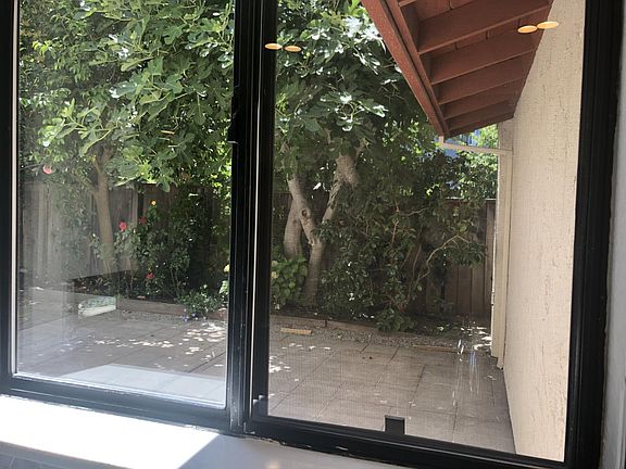 2nd image of 1002 Roble Ave #2