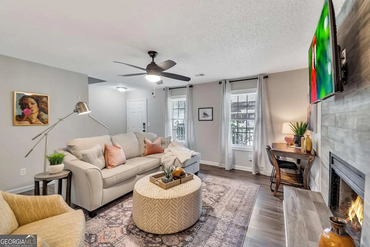 2 bed, 2.5 bath, $2,995 — Photo 3