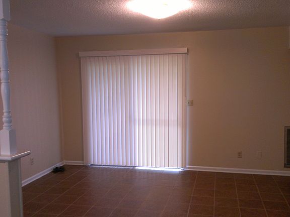 4th image of 104 S Lovell Ave #A