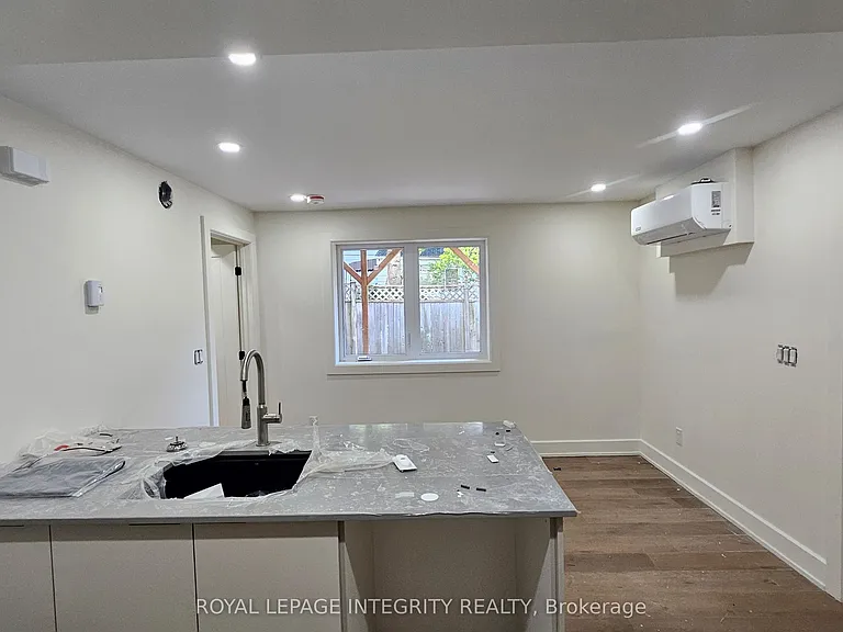 374 Berkley Ave #B — Photo 7