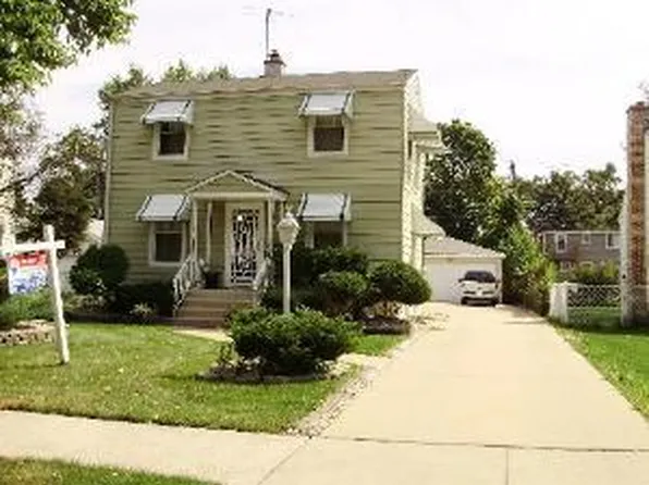 2429 S 14th Ave, Broadview, IL 60155
