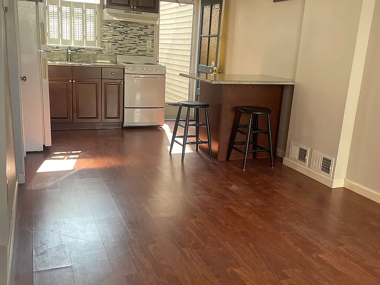 118 Titan St — Photo 22