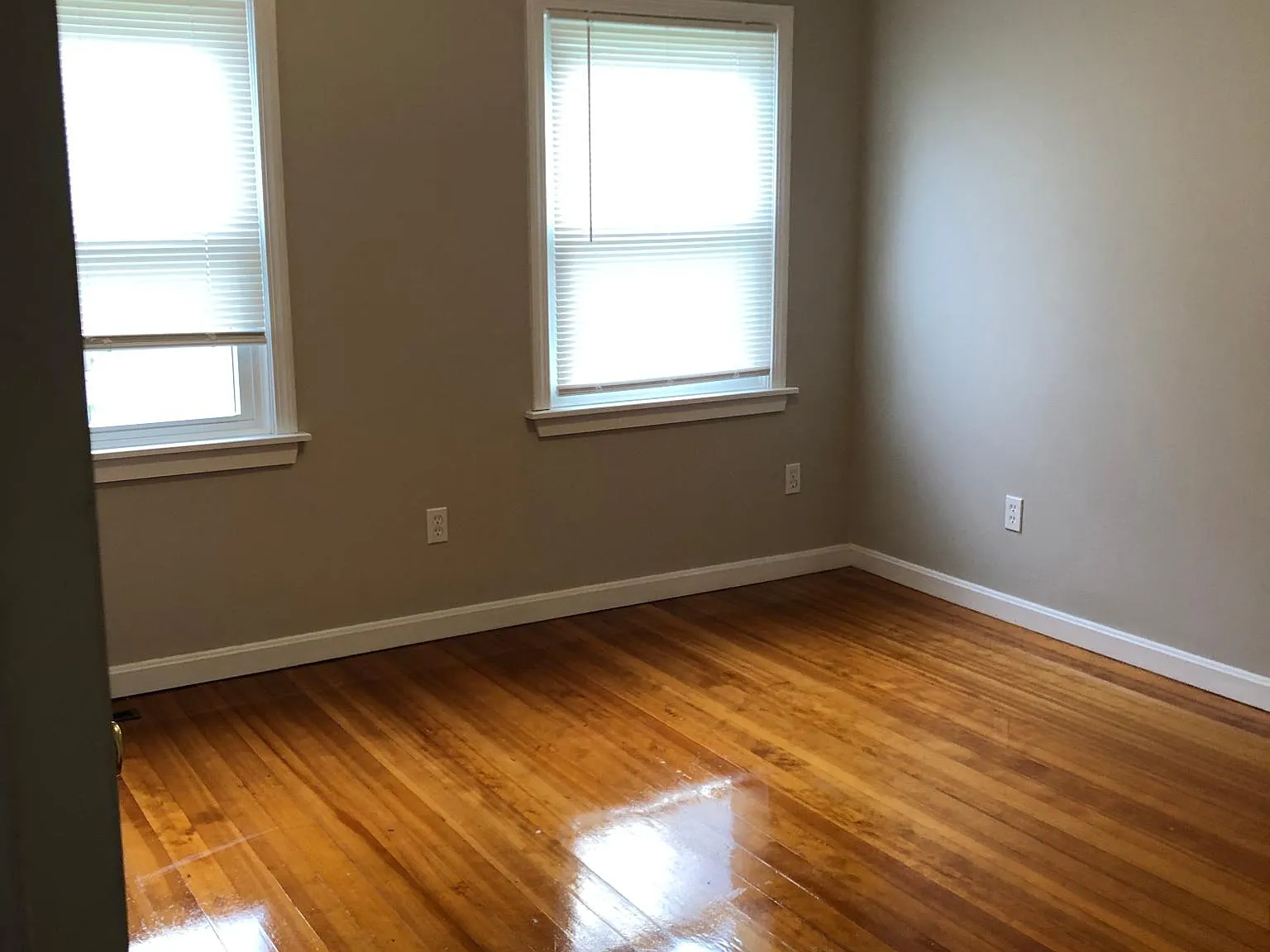 2 bed, 700 sqft, $2,000 — Photo 4