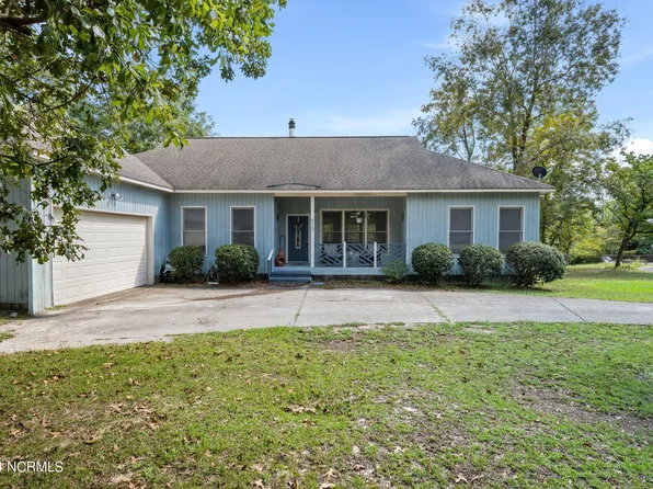 634 Ravenswood Road, Hampstead, NC 28443