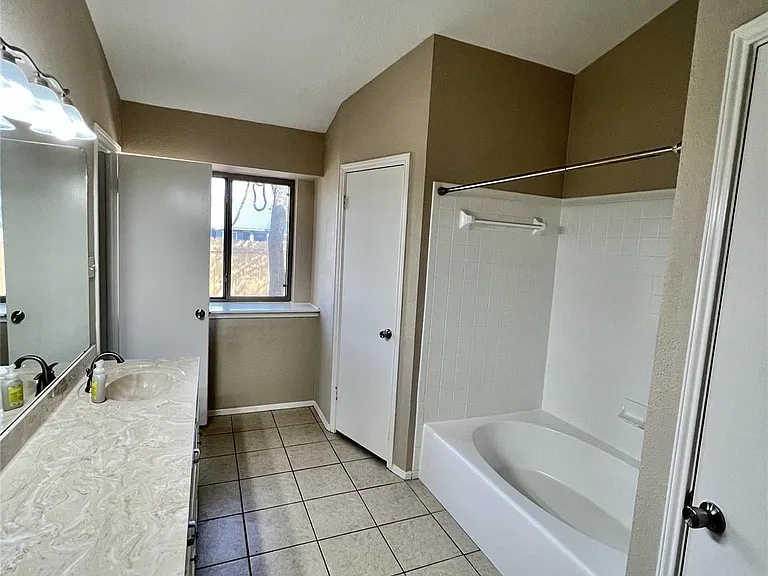 1101 Forest Oaks Path — Photo 15