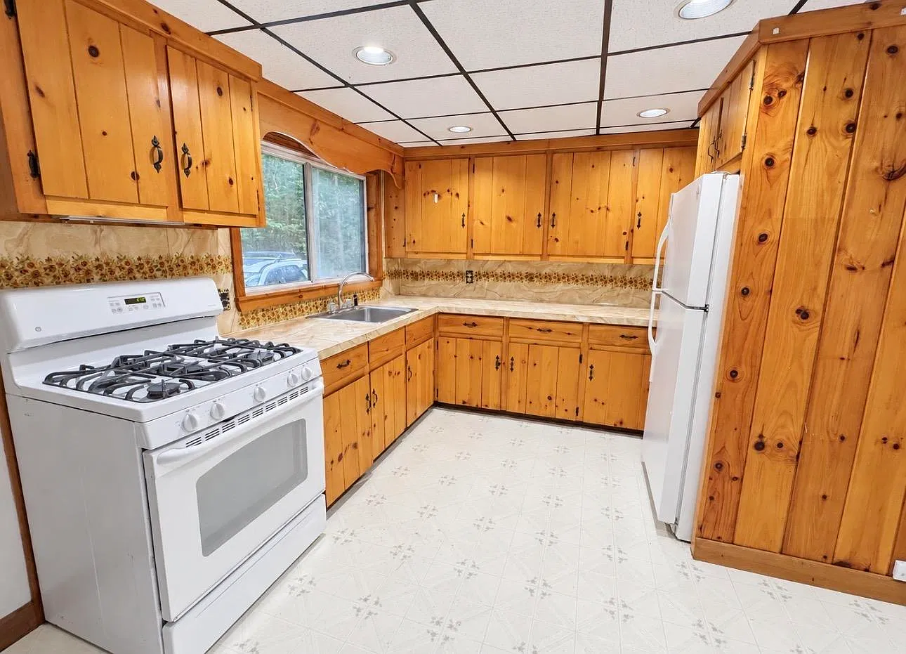 3 bed, 1132 sqft, $2,000 — Photo 1