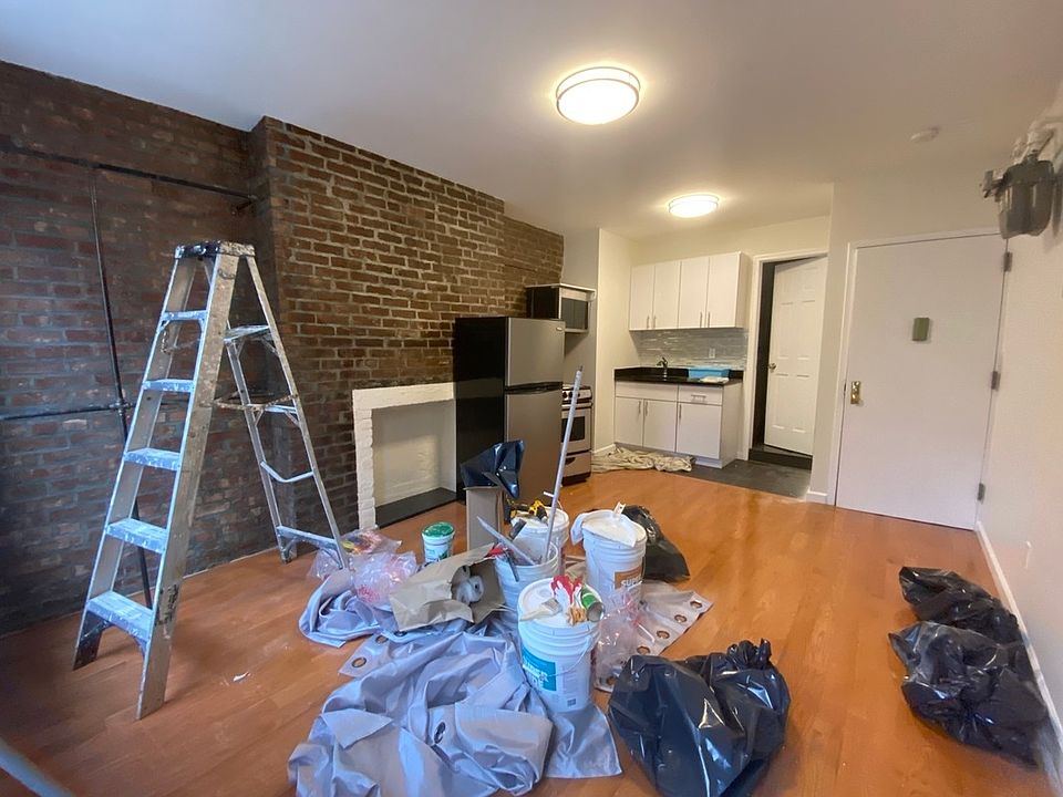 2nd image of 40 Ludlow St APT 15