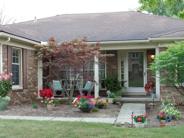 6698 Fulton Ct, Troy, MI 48098