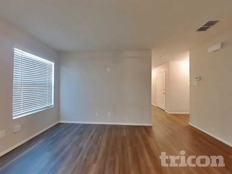 460 Blue Crow Ln — Photo 3