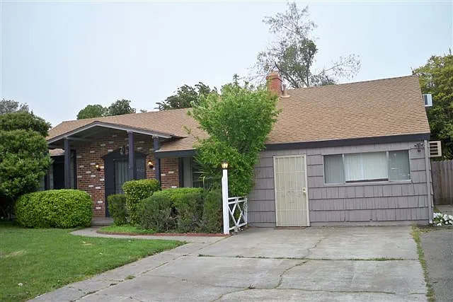 4529 Marconi Ave