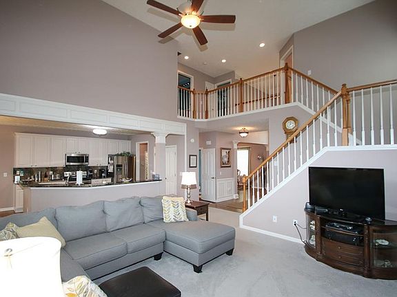 3rd image of 8286 Sweetclover Dr