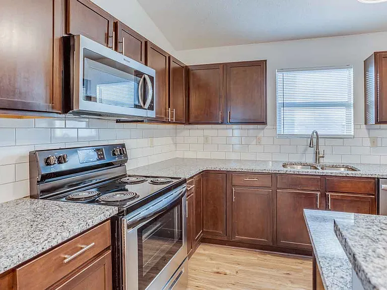 1048 E Karla Ave — Photo 9