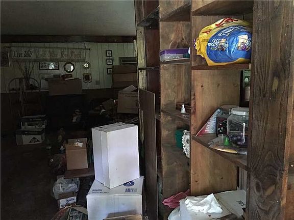 3rd image of 702 Wilson St