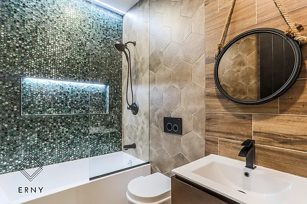 Rented by ERNY LLC | media 7