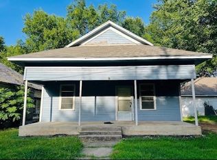 320 9th St SW, Paris, TX 75460