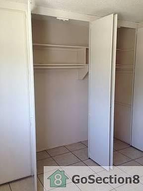 5th image of 247 E Hullett St #1