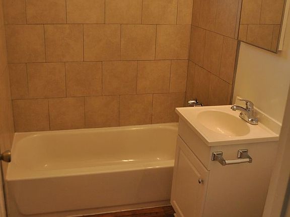 5th image of 1283 E Brockton Ave