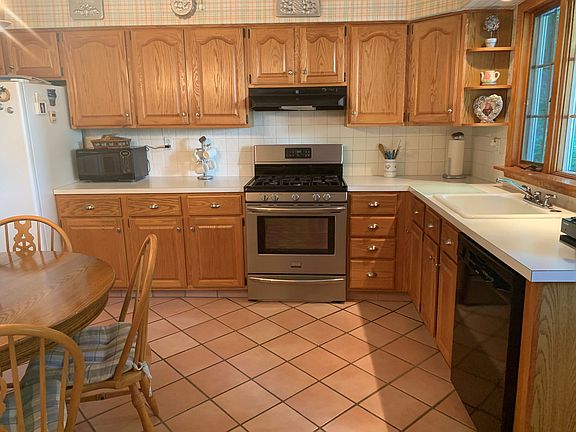 Kitchen #2.jpg