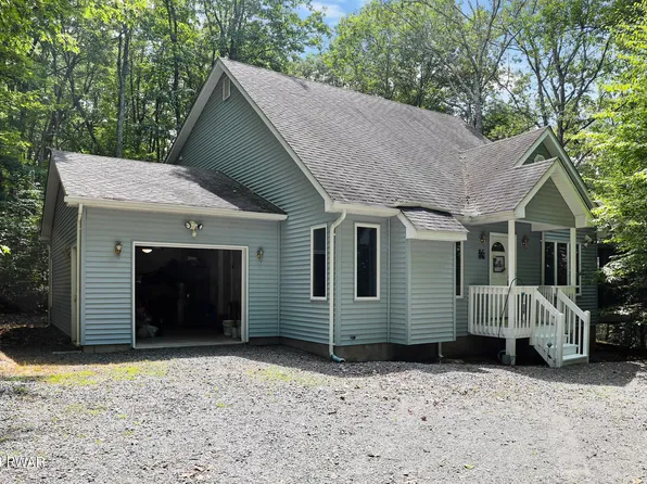 107 Canterbrook Dr, Lords Valley, PA 18428