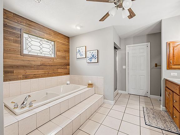 5th image of 263 Preston Cir