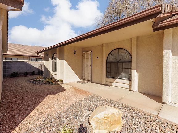 3rd image of 465 S Main St APT 3