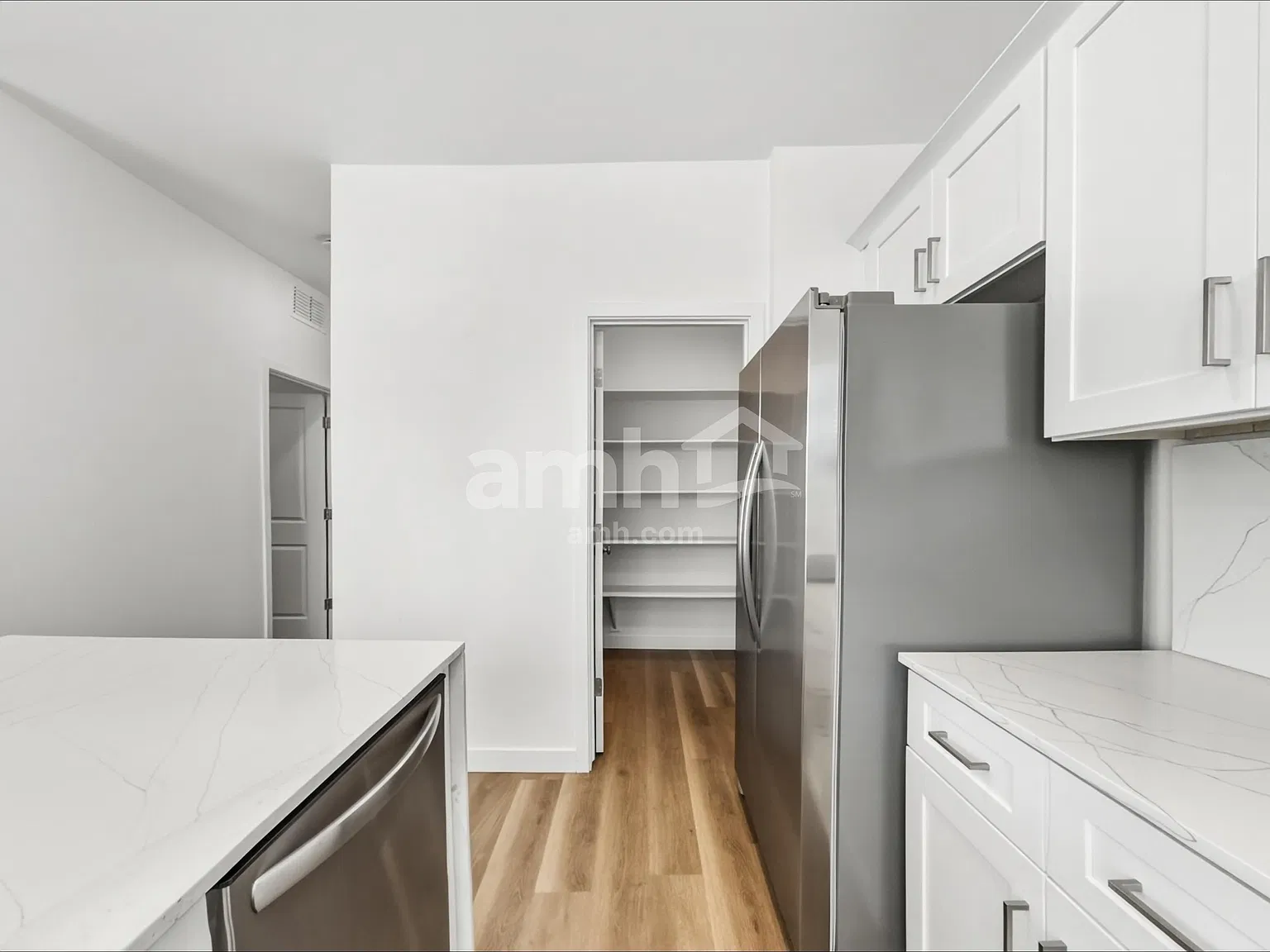 4 bed, 2.5 bath, 2240 sqft, $2,095 — Photo 3