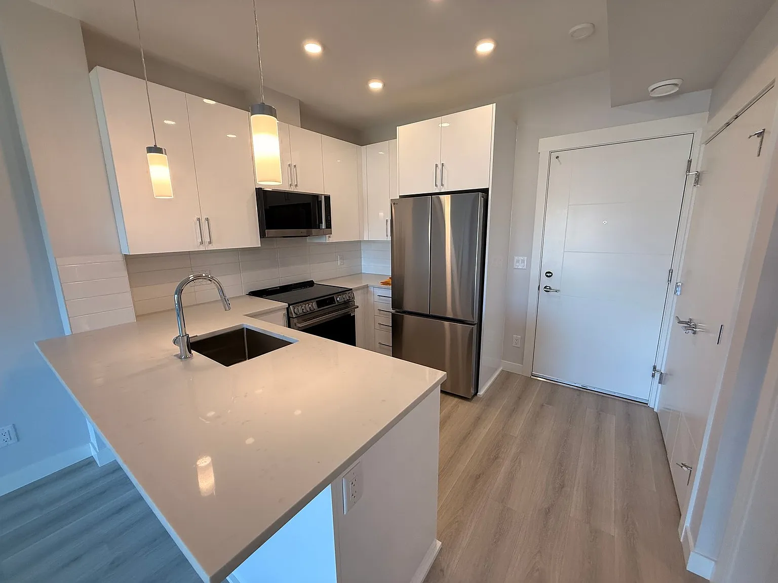 8423 Cedar St — Photo 3