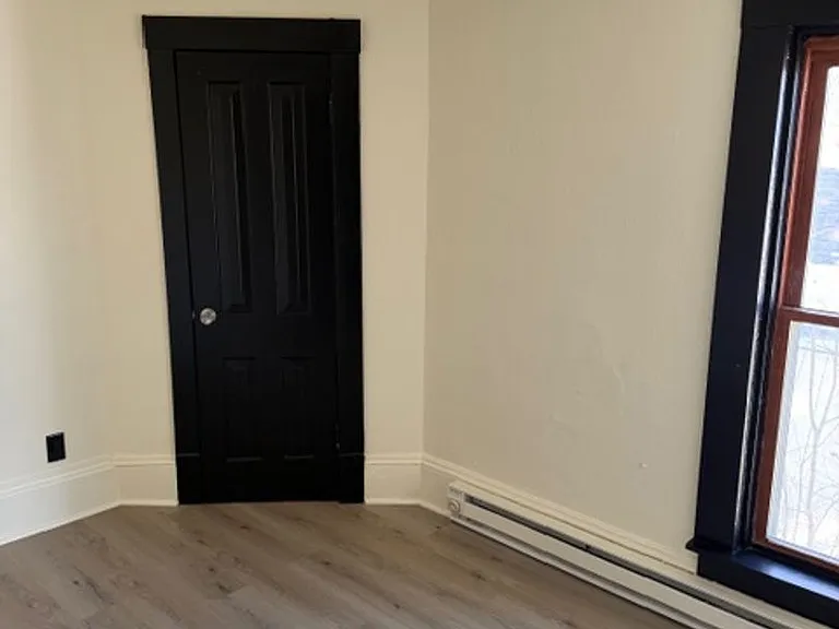303 Logan Ave — Photo 6
