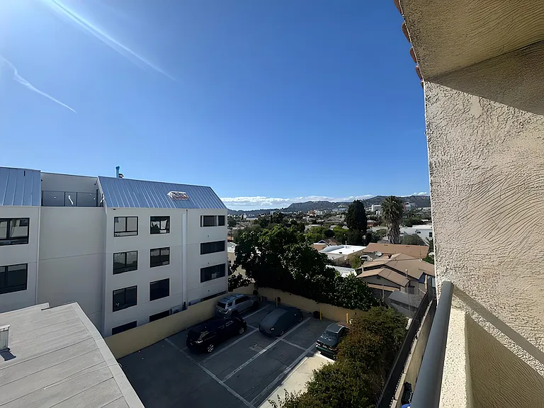 3963 Melrose Ave #8 — Photo 12