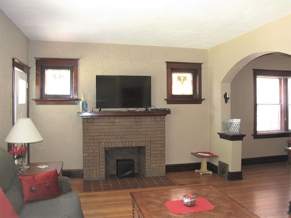 3rd image of 4638 Loughborough Ave