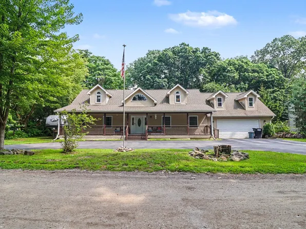 11991 Portage Lake Ave, Pinckney, MI 48169