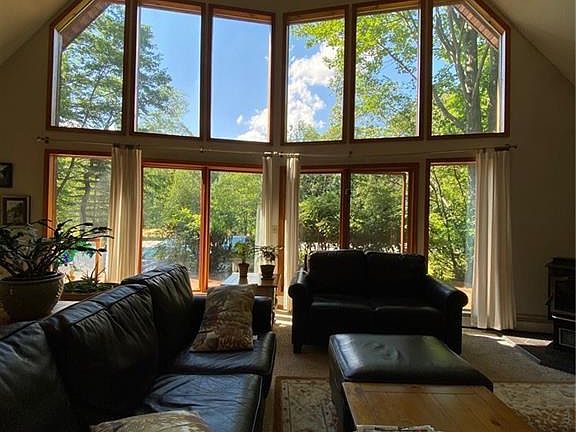 3rd image of 26 Mahogany Ln