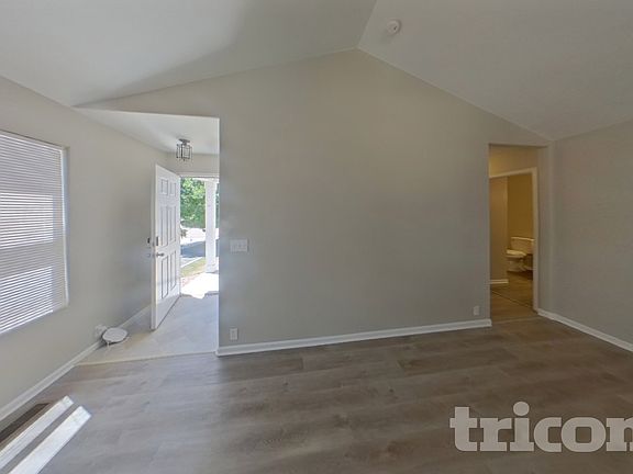 3rd image of 8359 Silver Glen Dr