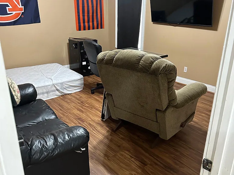 514 N Donahue Dr — Photo 8