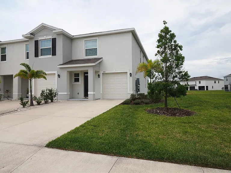 1722 Woodleaf Hammock Ct — Photo 1