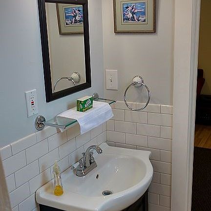 5th image of 122 1/2 W Birch St