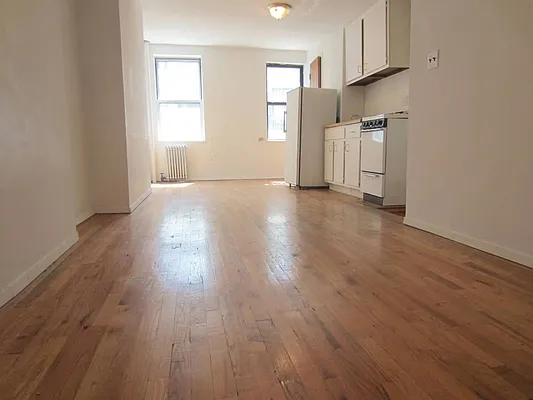 Rented by FirstService Realty (legacy) | media 13