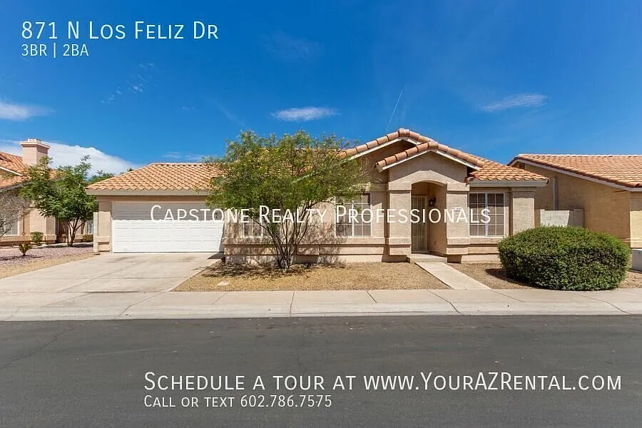 Discover Comfort and Convenience: A 3 Bedroom 2 Bathroom Chandler Home Awaits! — Photo 2