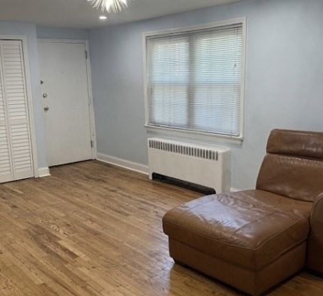 3rd image of 100 Huguenot Ave