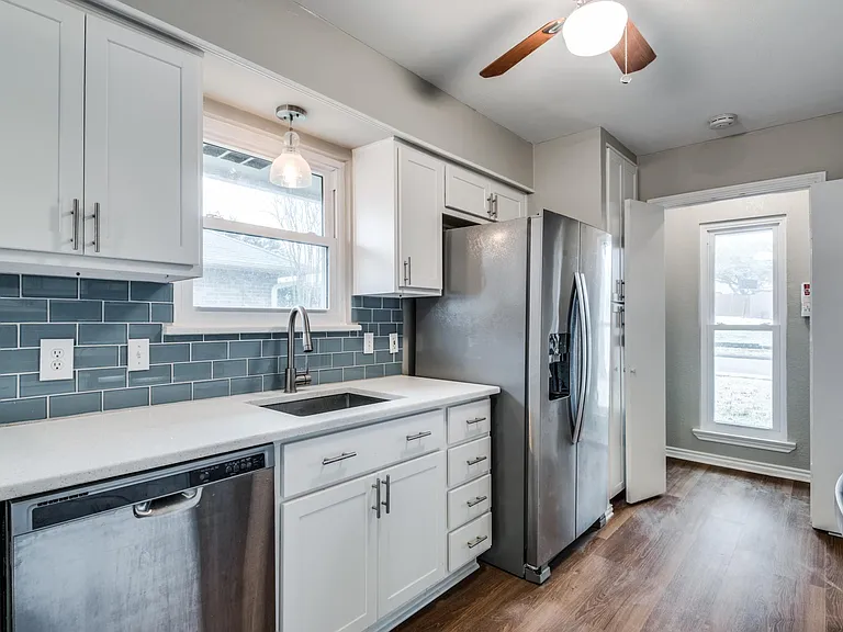 206 Barclay Ave — Photo 12