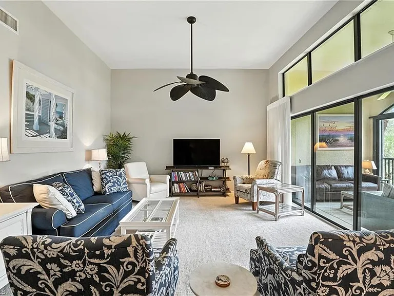 7032 Pelican Bay Blvd #E-304 — Photo 7