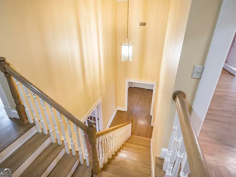 62 Indian Springs Dr — Photo 32