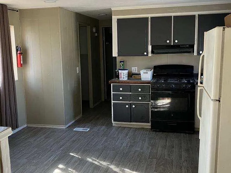 300 Knob Oak Ct — Photo 10