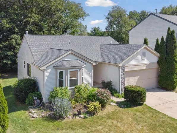 1660 Chelsea Cir, Howell, MI 48843