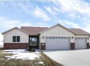 5571 Sunflower Ln S, Fargo, ND 58104