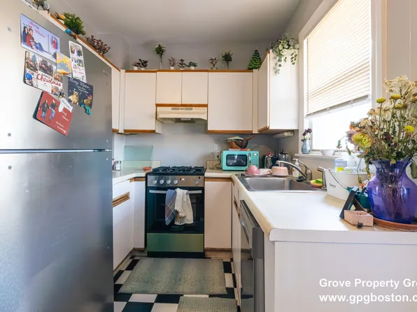 47 Old Harbor St, Boston, MA