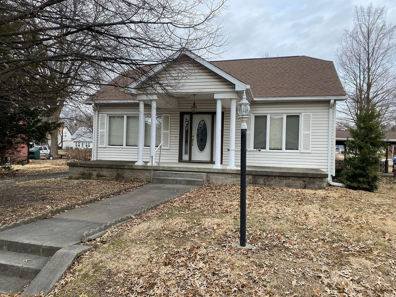 4 bed, 1.5 bath, 2170 sqft, $2,200 — Photo 1