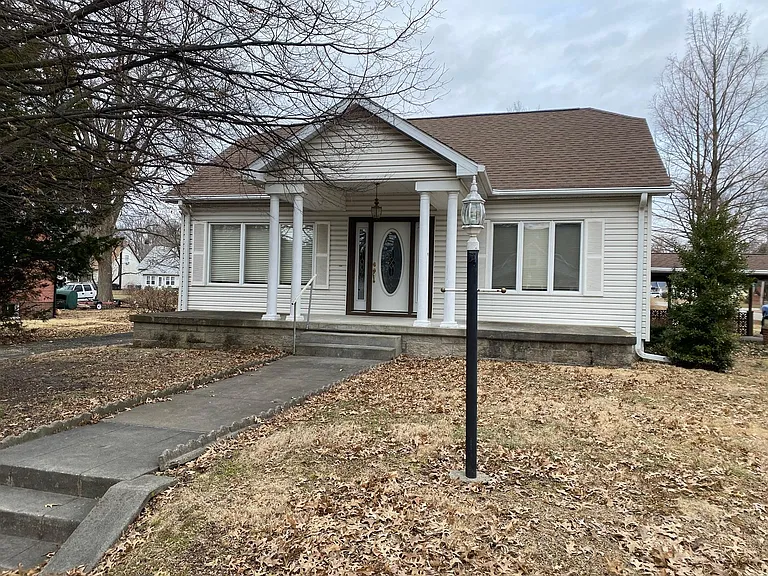 200 W Ash St — Photo 1