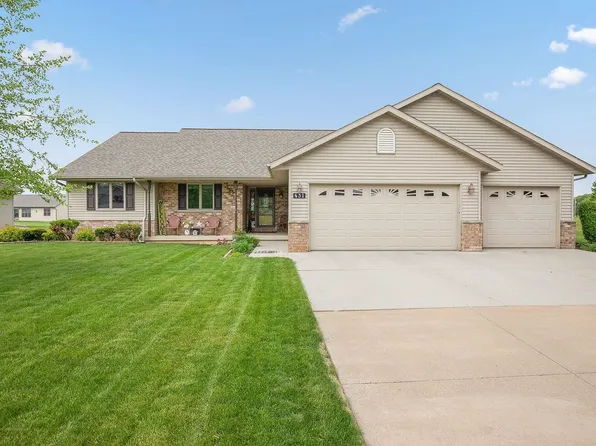 431 Ridgeway Dr, Brillion, WI 54110